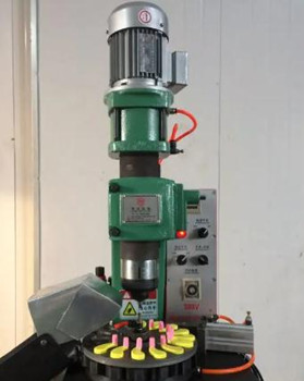 怎樣安全地操作氣液增壓鉚接機(jī)？