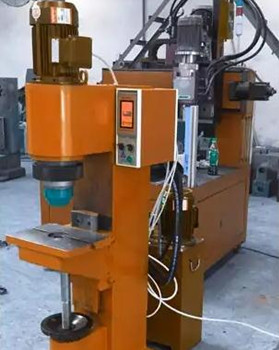 鉚接機(jī)廠家有哪些規(guī)格型號(hào)？